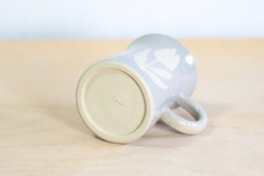 Kubek na kawę. Czarno-Szary w kwiaty