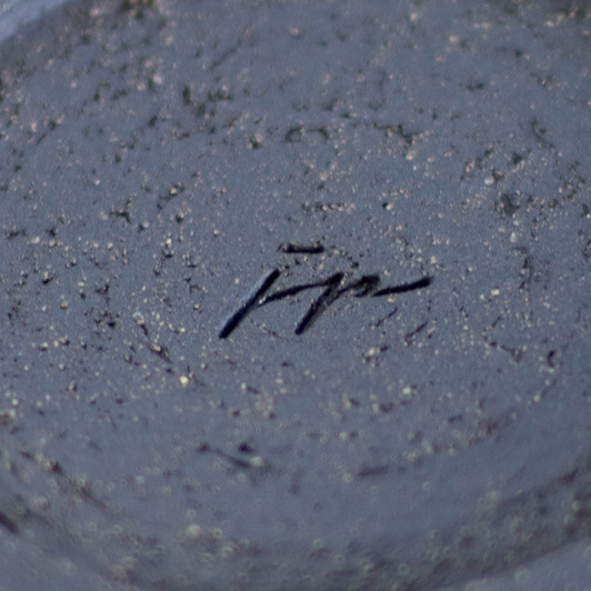 Kubek na kawę. Czarno-Biały w kwiaty, wykonany ręcznie