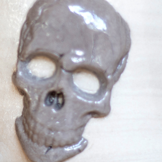 Kubek na herbatę w trupie czaszki